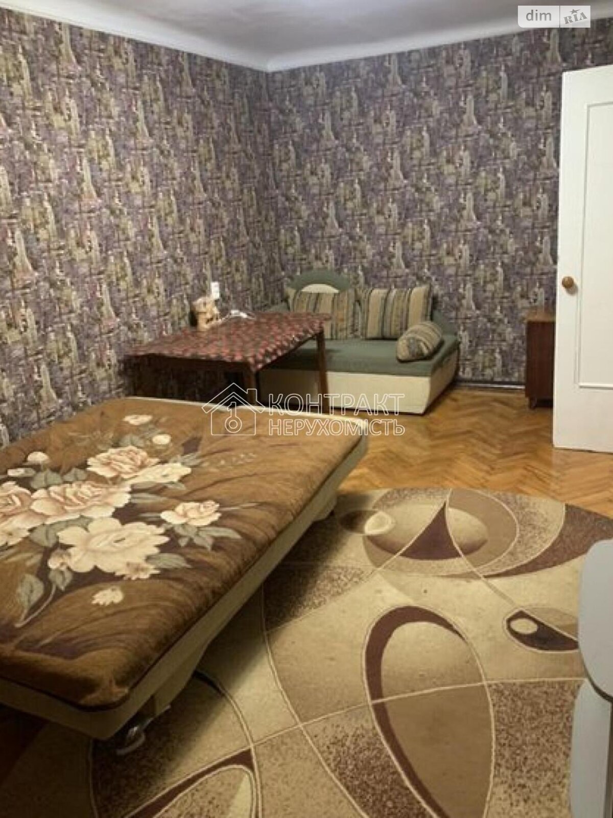 1-Room Apartment on 2nd Floor of Brick Building