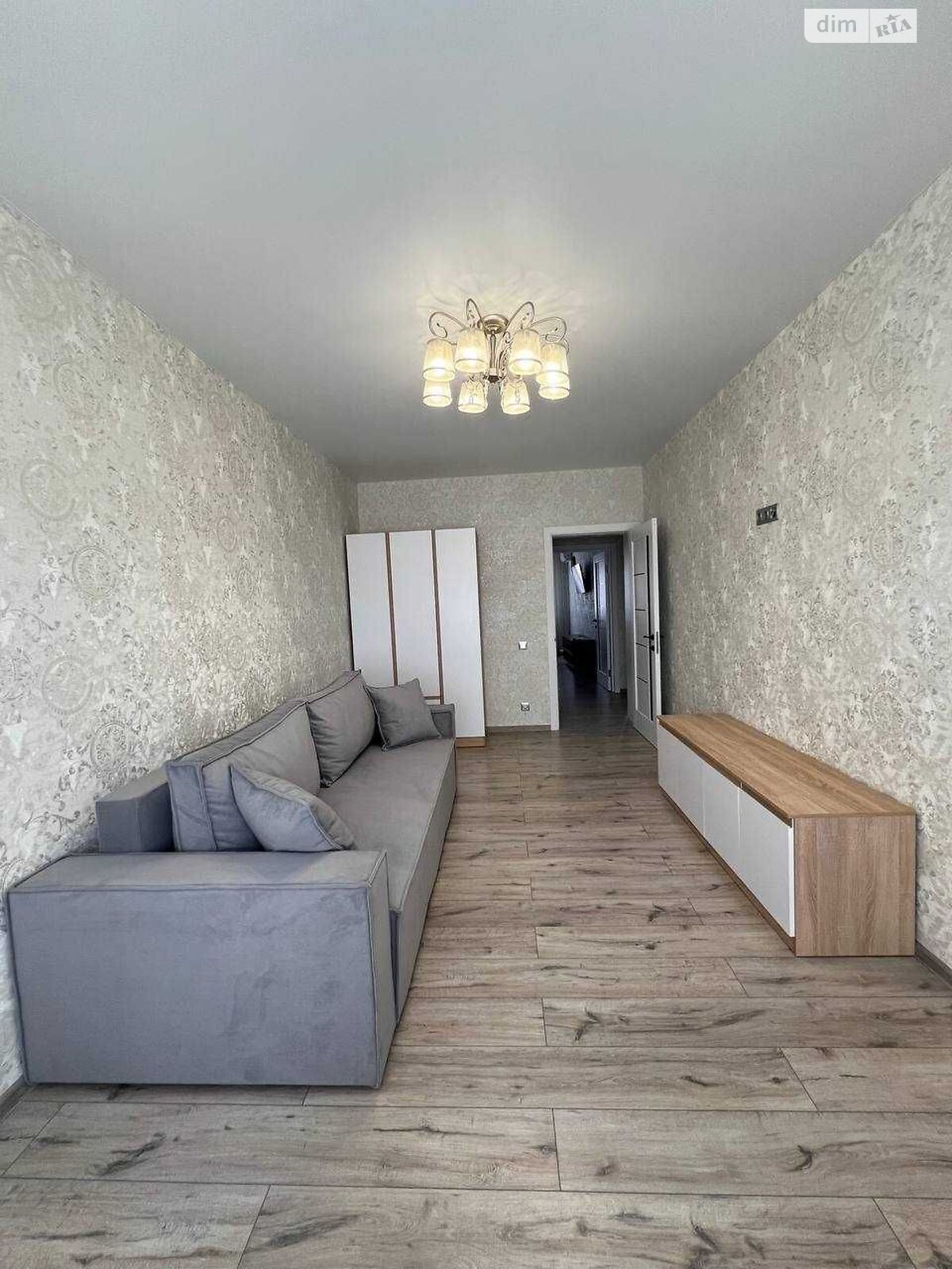 Modern 2-Room Apartment in Sofievska Borshchagovka with Convenient Location