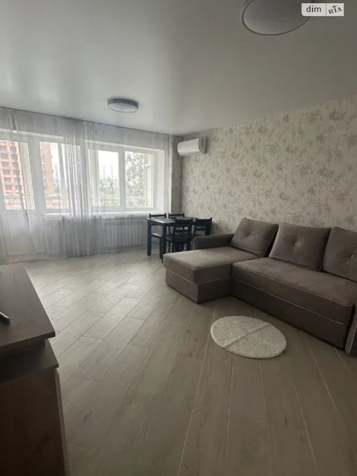 Stylish Apartment on Right Bank of Dnipro River, 5 Minutes from Metro