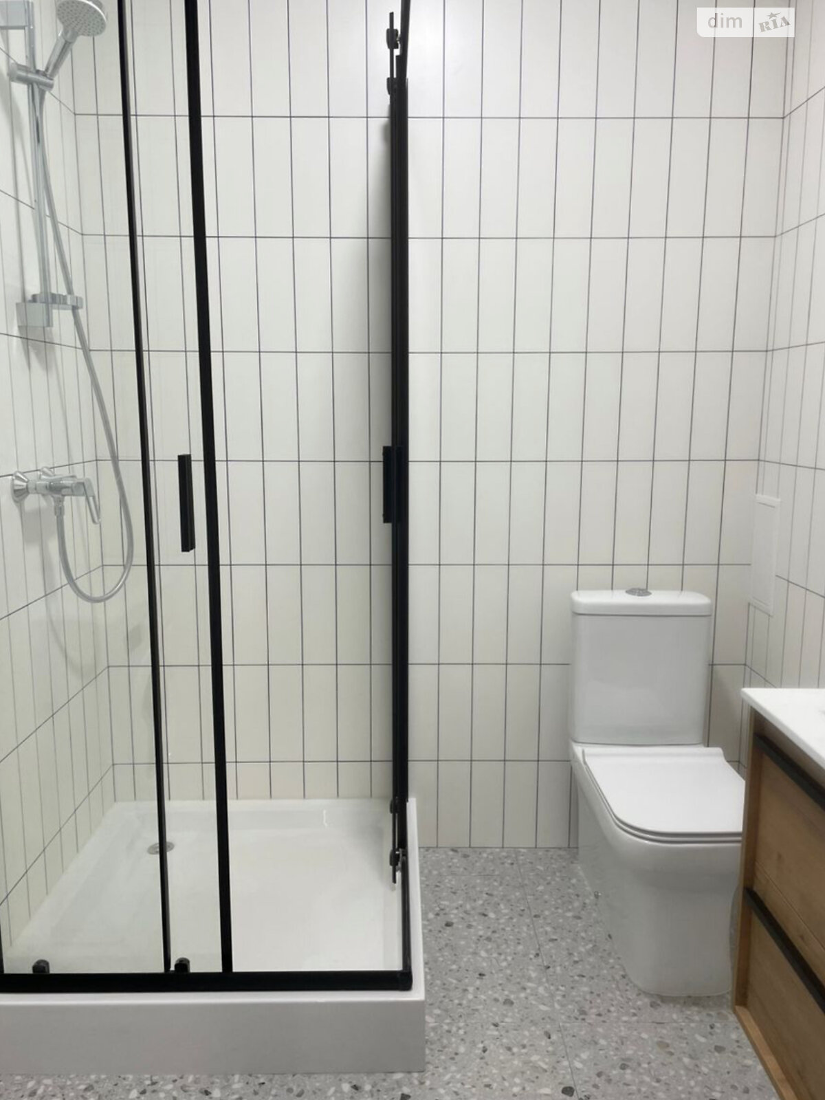 Modern Apartment near Metro with Full Appliance Set