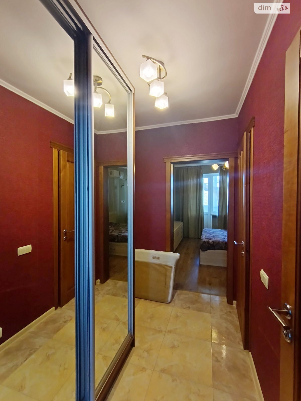 3-Room Apartment at Tairova, Koroleva/Viliamsa Street