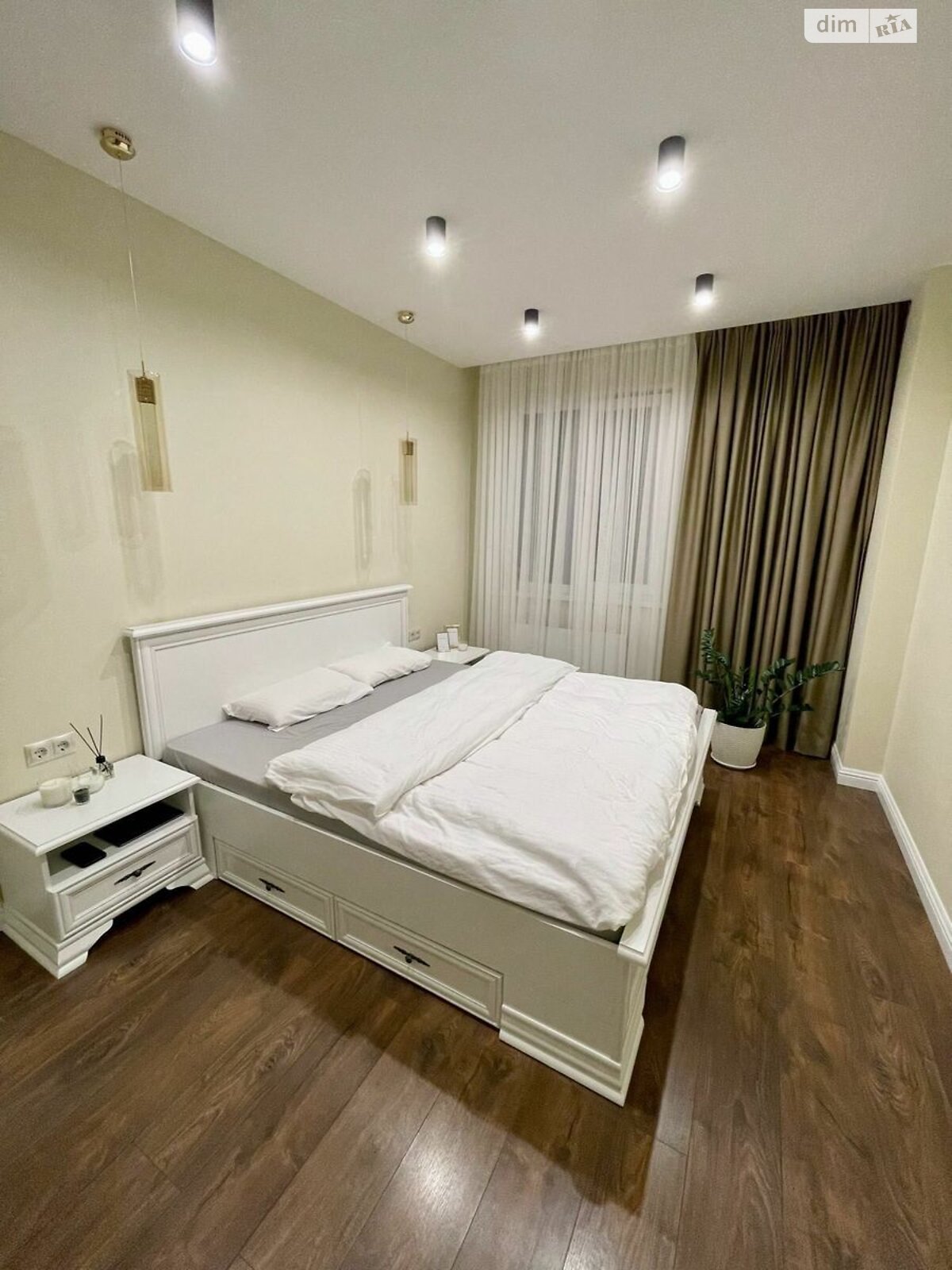1-Bedroom Apartment in Frankivskyi District, Modern Renovation