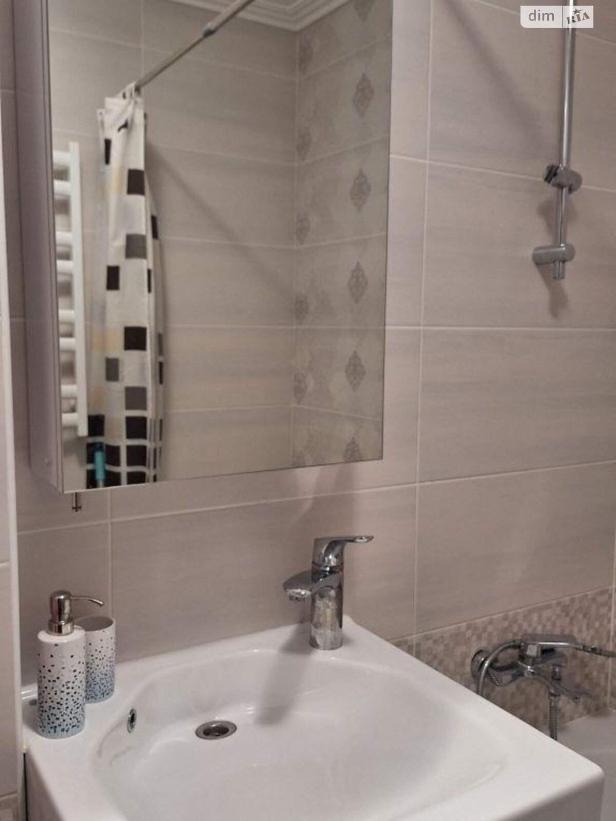 1-Bedroom Apartment near Obolon Metro, Serhiya Danchenka Street