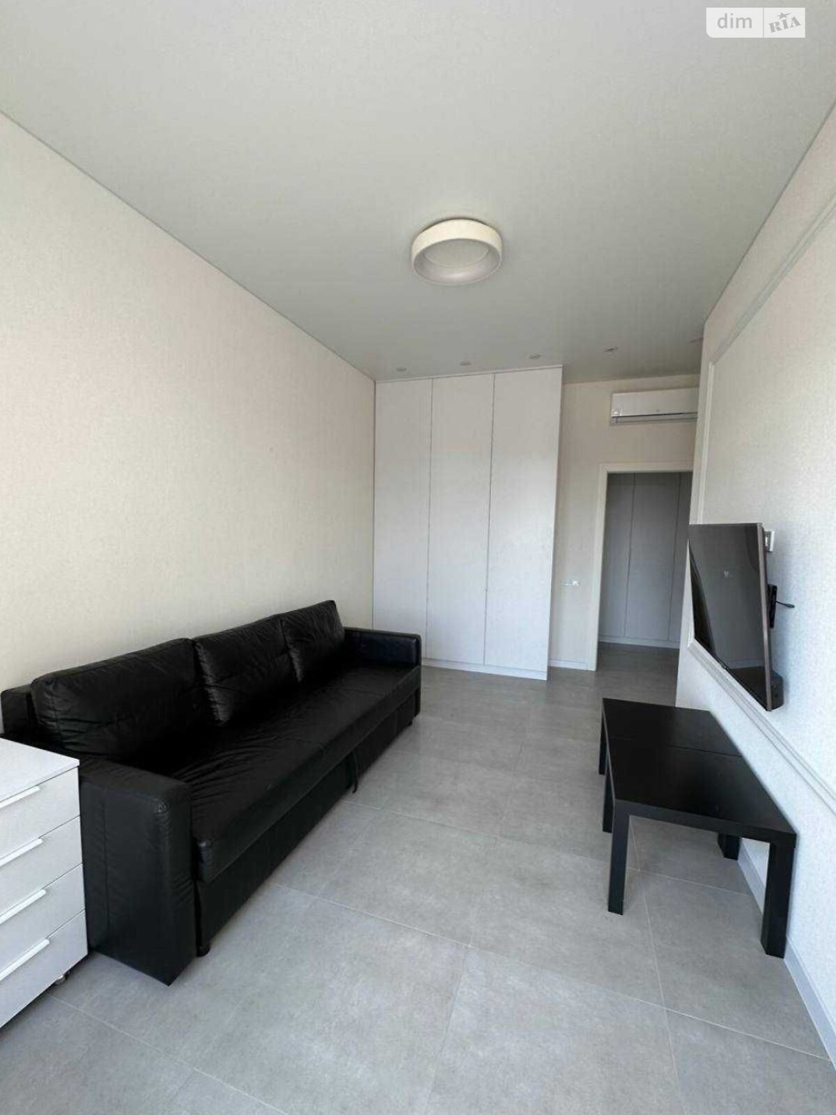 2-Room Apartment near Sea, Parking Included, Modern Design