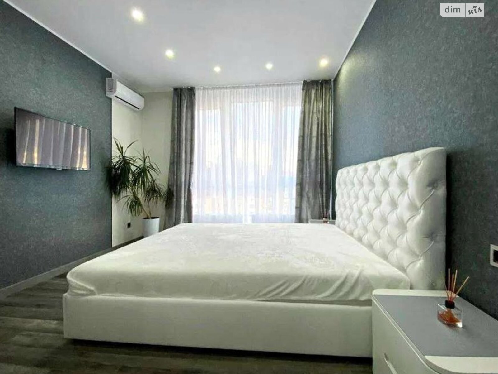 Fully Equipped Studio Apartment with Two Bedrooms and Large Bathroom