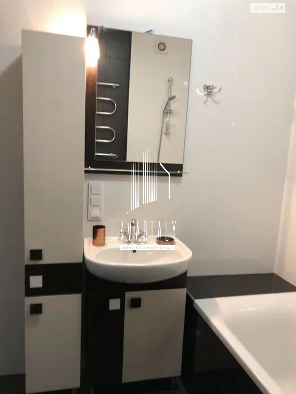 2-bedroom apartment in Aleksandrovskyi Complex with quality renovation