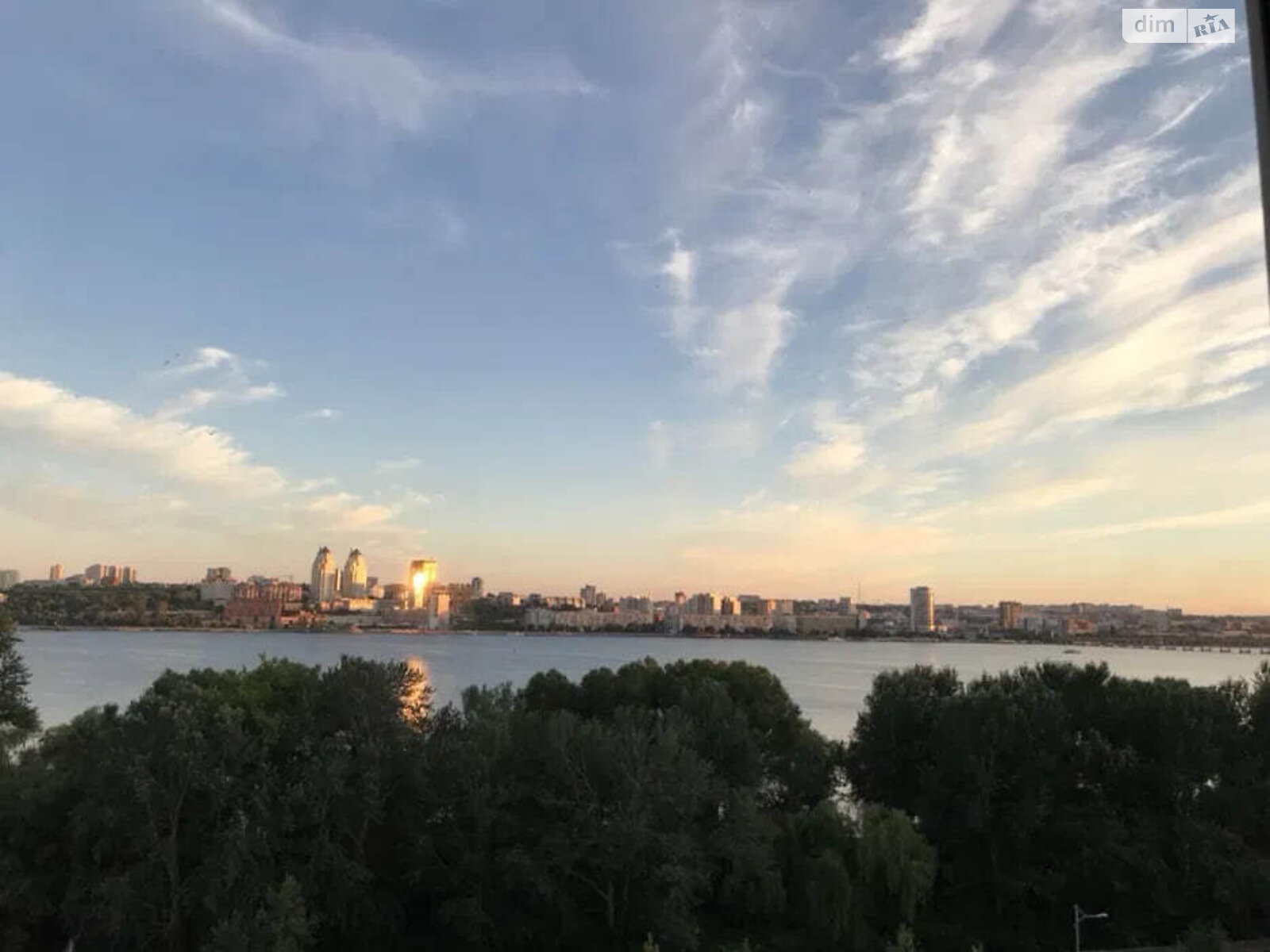 1-bedroom apartment with city view on Solnechna Naberezhnaya Street