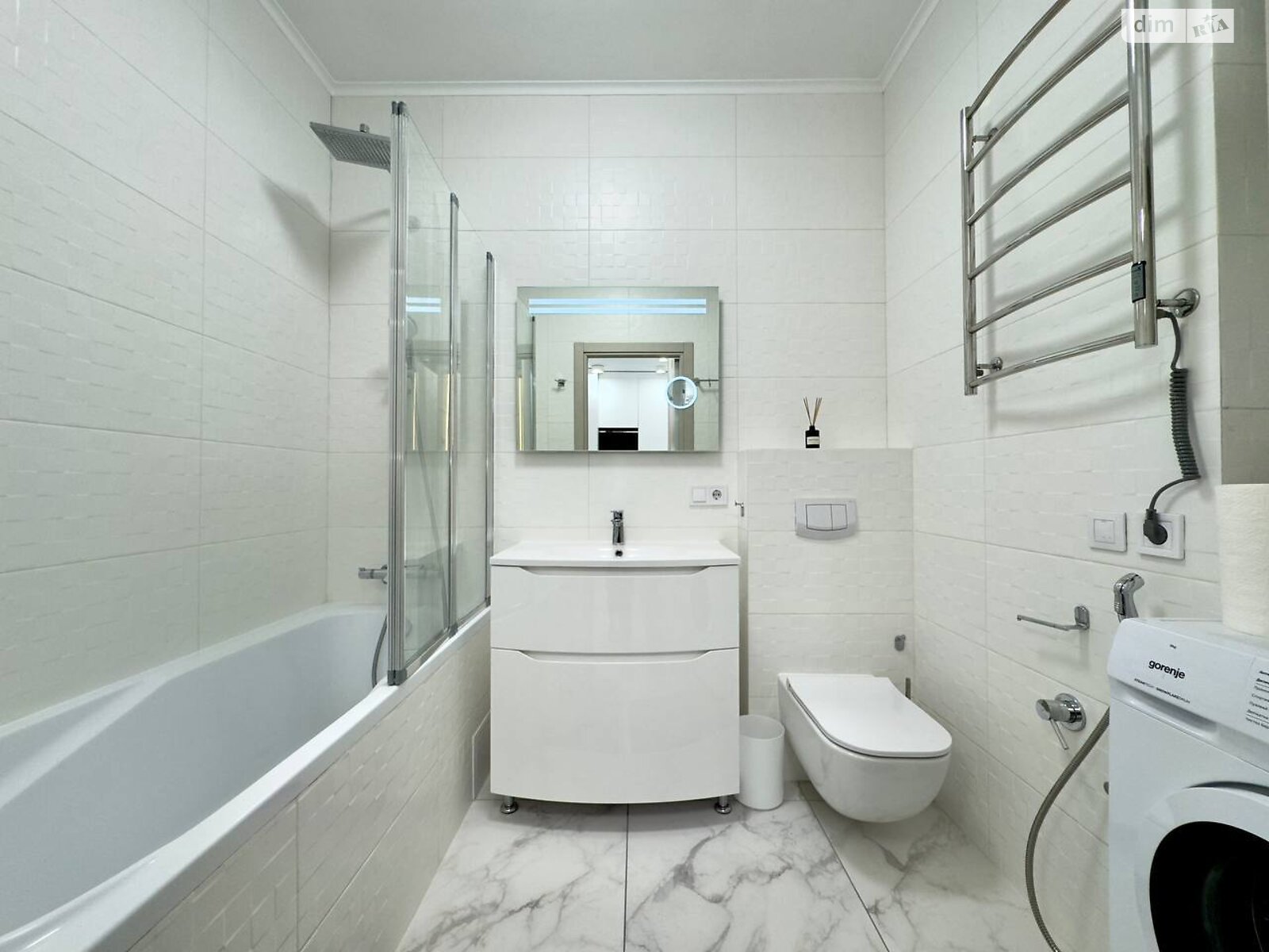 1-Bedroom Apartment in Avalon UP Complex with Balcony and City View