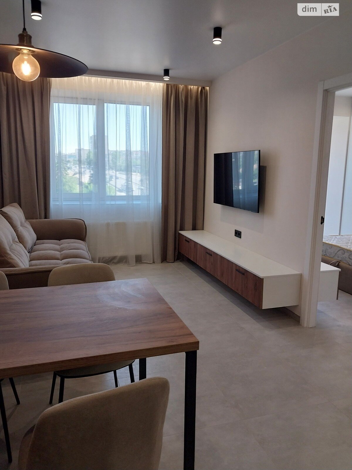 1-Bedroom Apartment in Arzhanova Complex, Left Bank