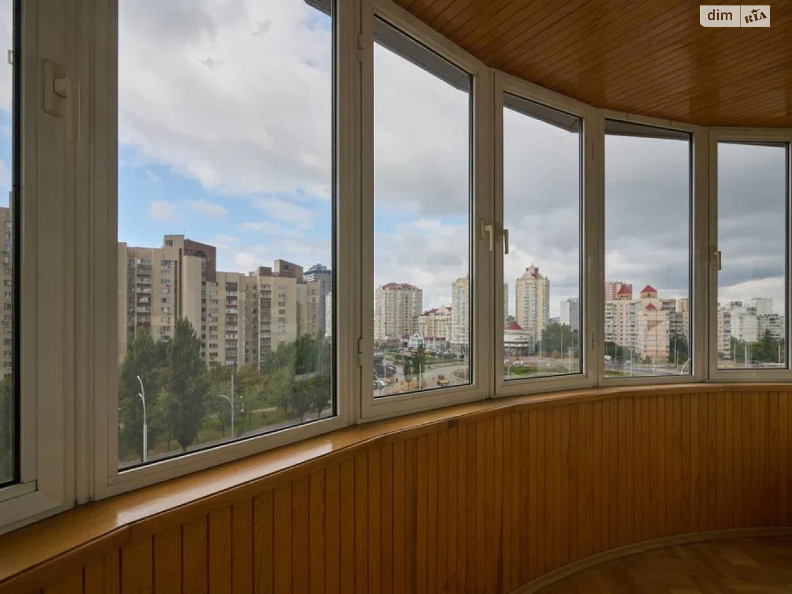 Spacious 3-Room Apartment near Obolon Embankment
