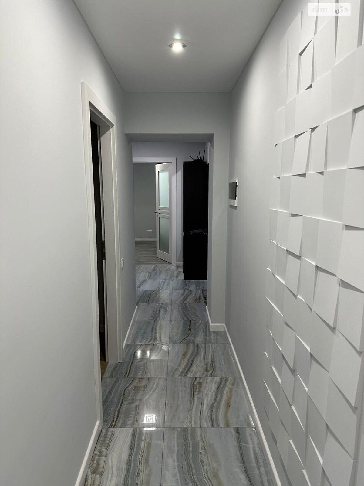 3-Room Apartment on Red Kalina Avenue, Fully Renovated