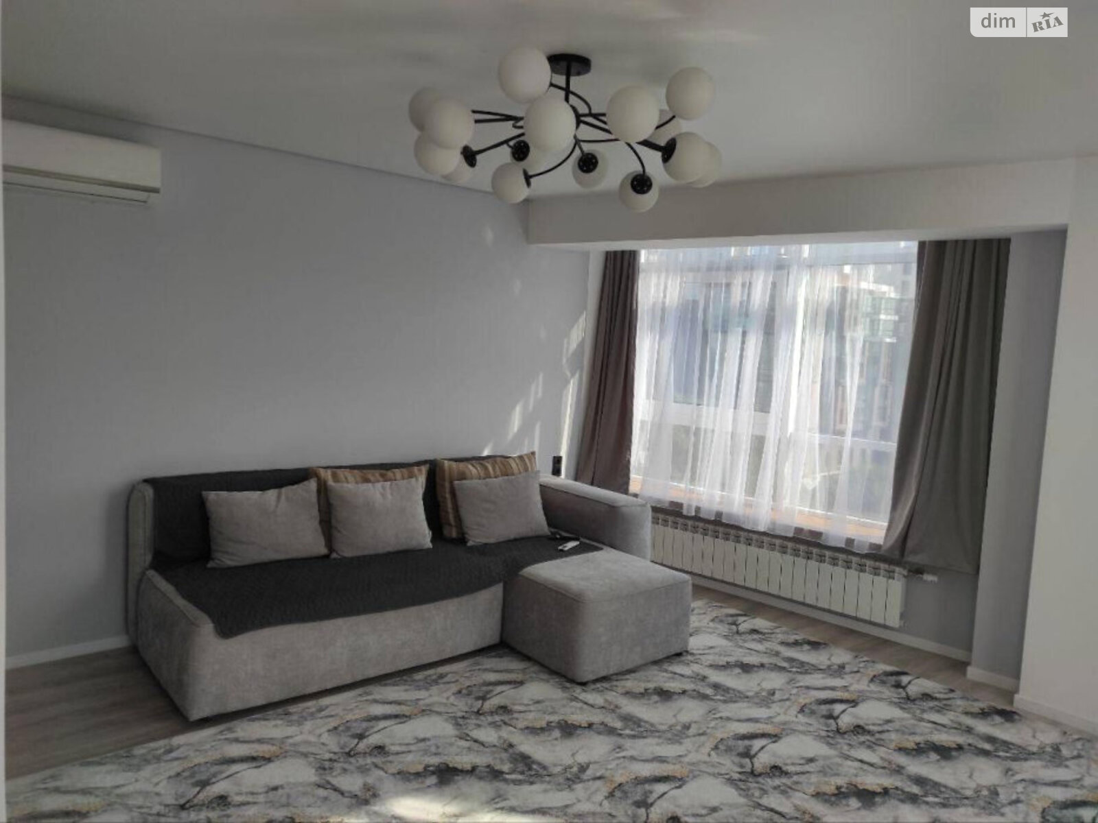 2-Room Apartment on Pedagogicheskaya Street with Designer Renovation