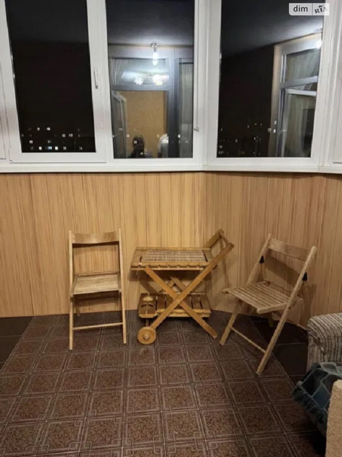 2-Room Apartment near Darnytsia Metro with Full Amenities