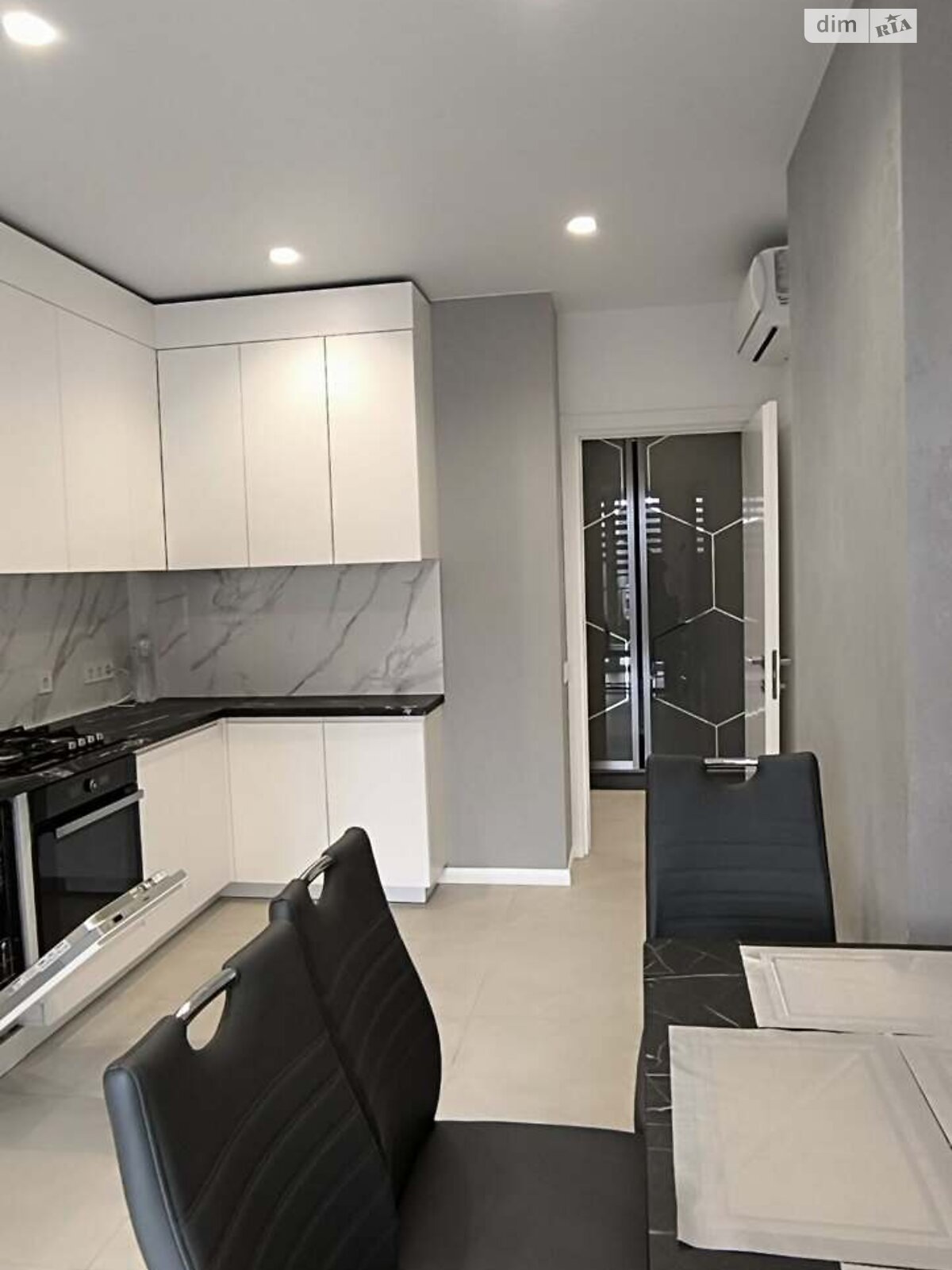 2-Bedroom Apartment in Barcelona Complex, Zamarstynovska Street