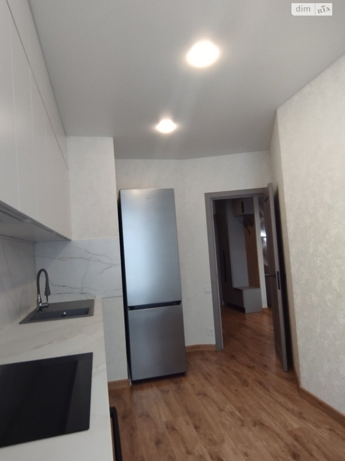 New apartment with full furnishings and appliances in a good location