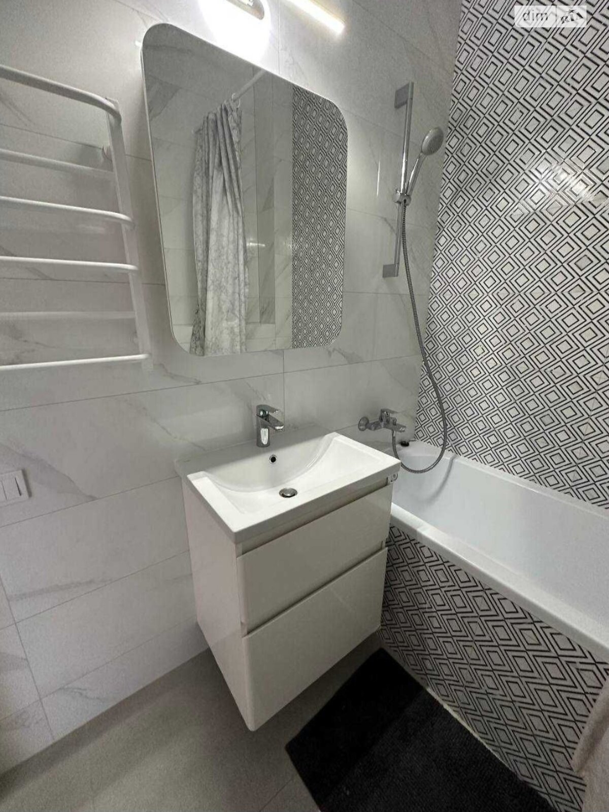2-Room Apartment near Sea, Parking Included, Modern Design