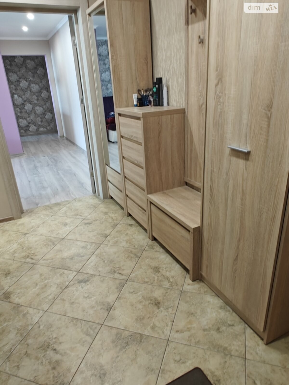 3-Room Apartment near Lavina Mall with Lake and Forest Nearby