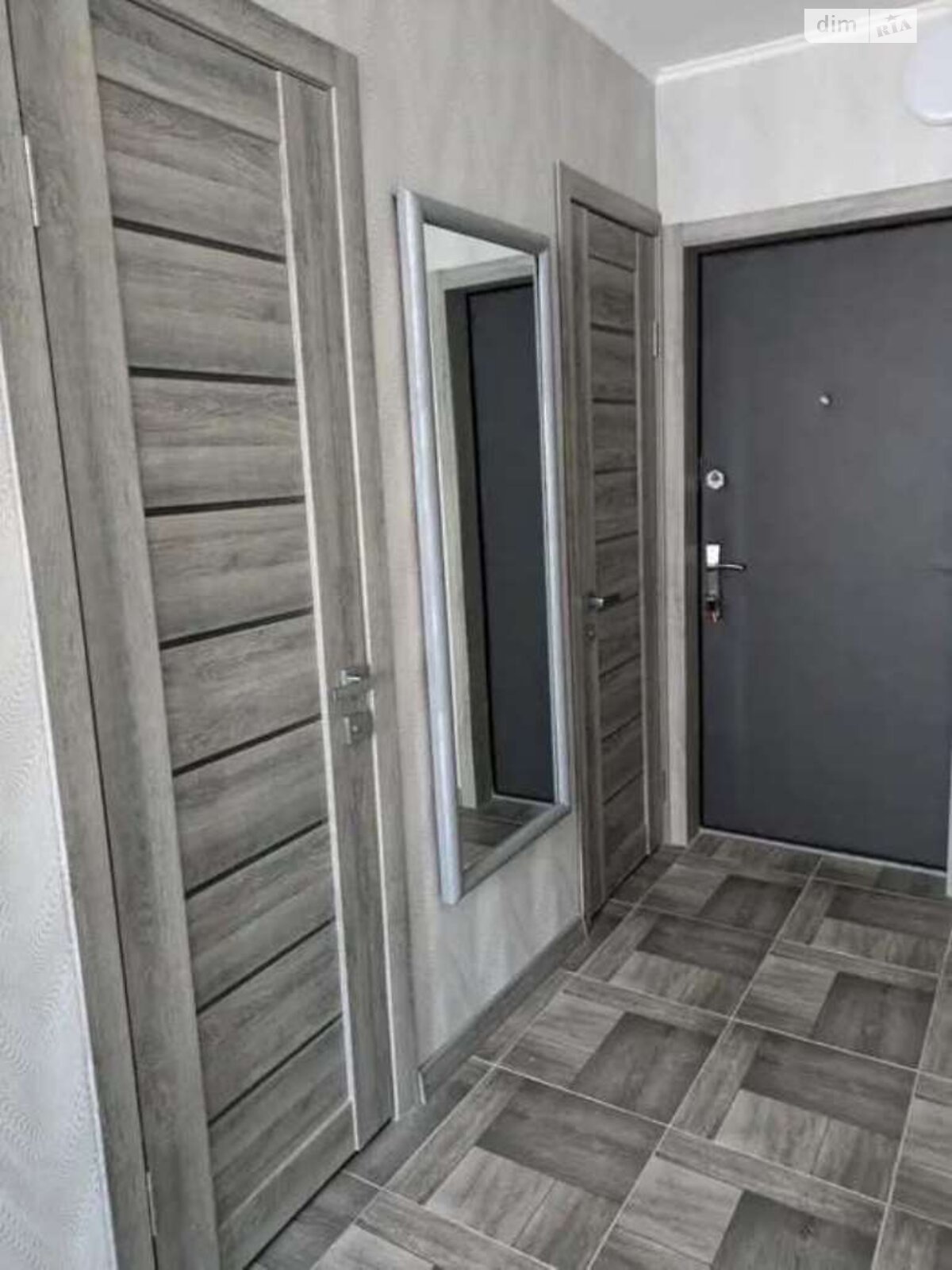 1-Room Apartment on Raduzhna Street, Dniprovskyi District