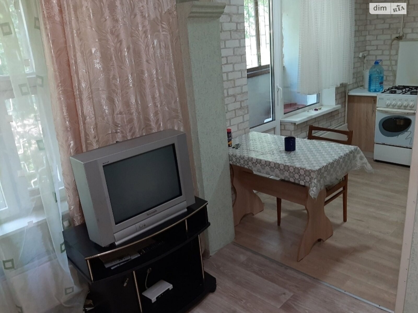 One-room studio apartment on Symyrenko Street, Pivdenna Borshchahivka