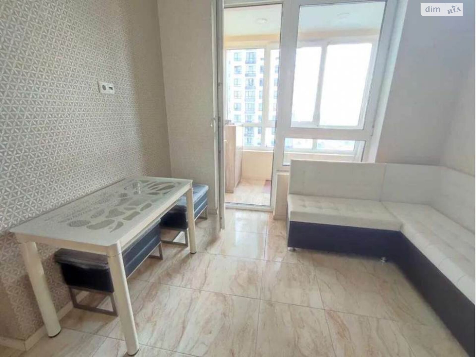 Cozy 1-bedroom apartment in Zarichnyi Complex near Slavutych Metro