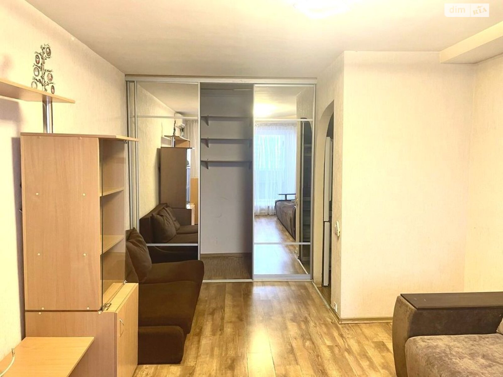Warm Sunny 2-Room Apartment with Full Appliance Set