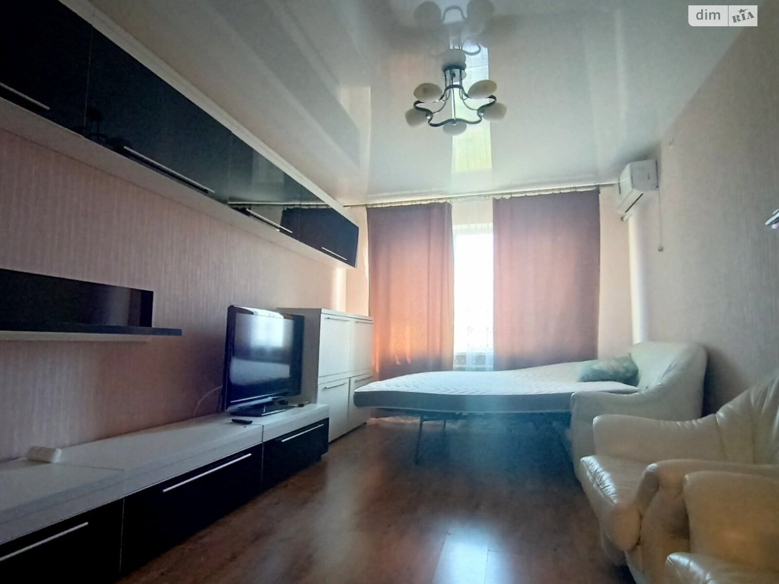 3-Room Apartment at Tairova, Koroleva/Viliamsa Street