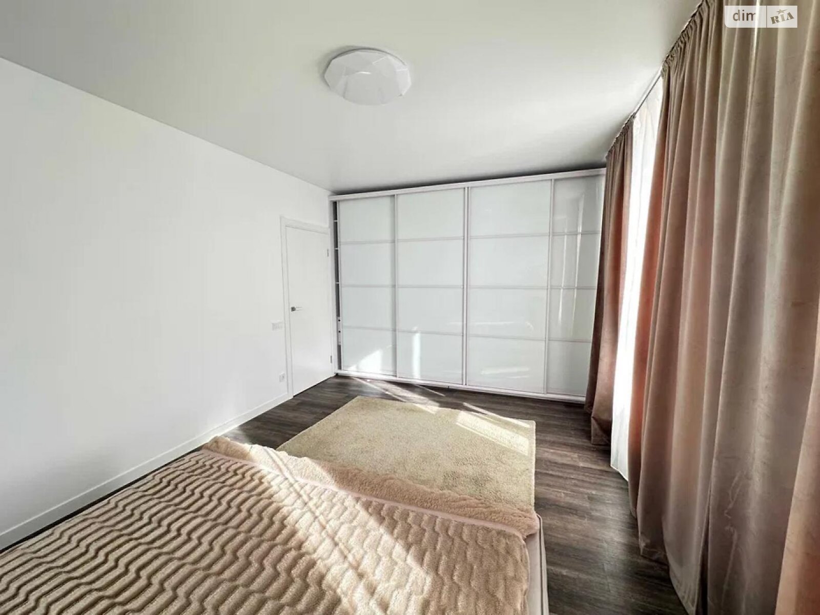 3-bedroom apartment in DOCK 32 residential complex with Dnieper view