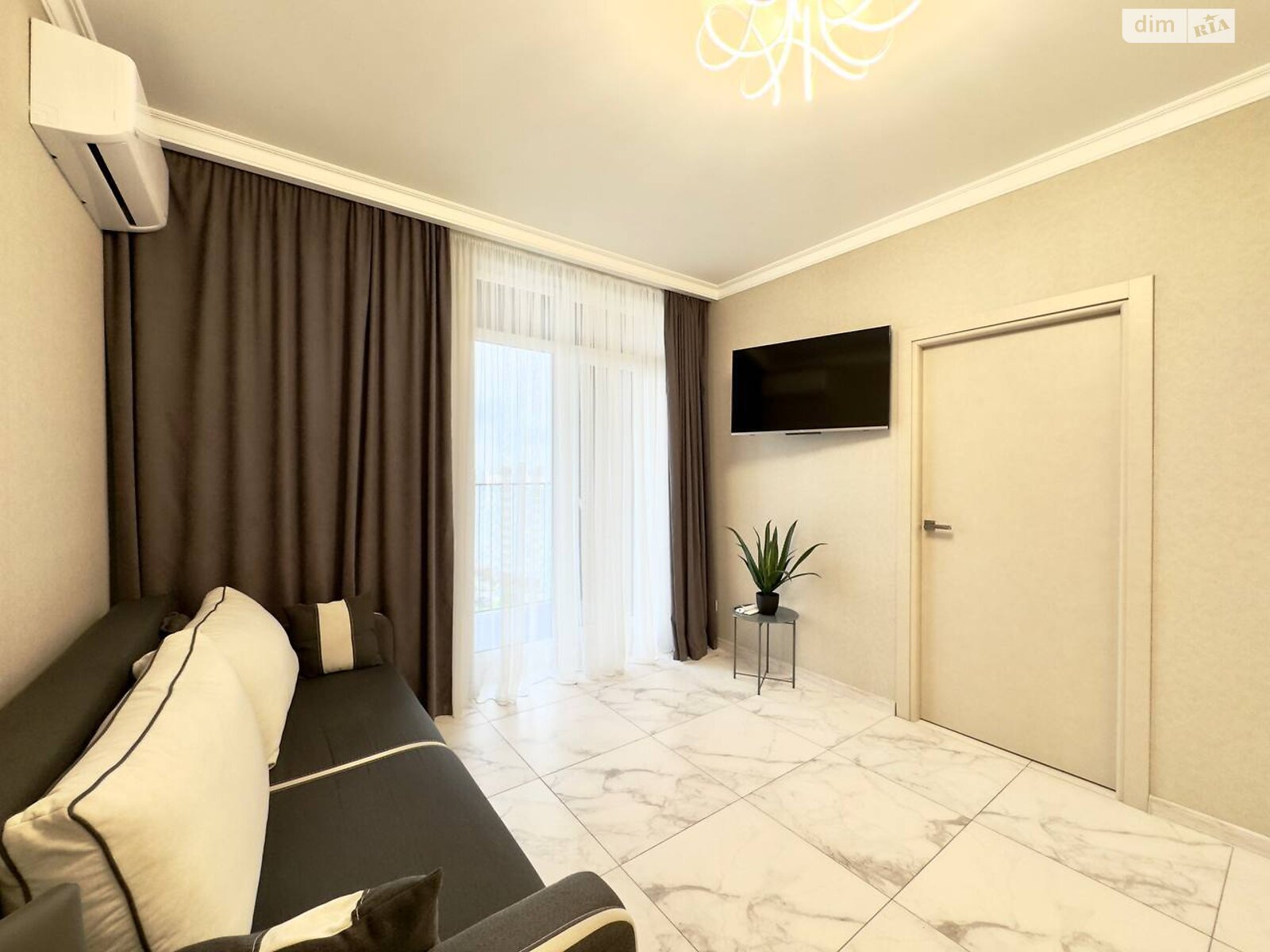 1-Bedroom Apartment in Avalon UP Complex with Balcony and City View