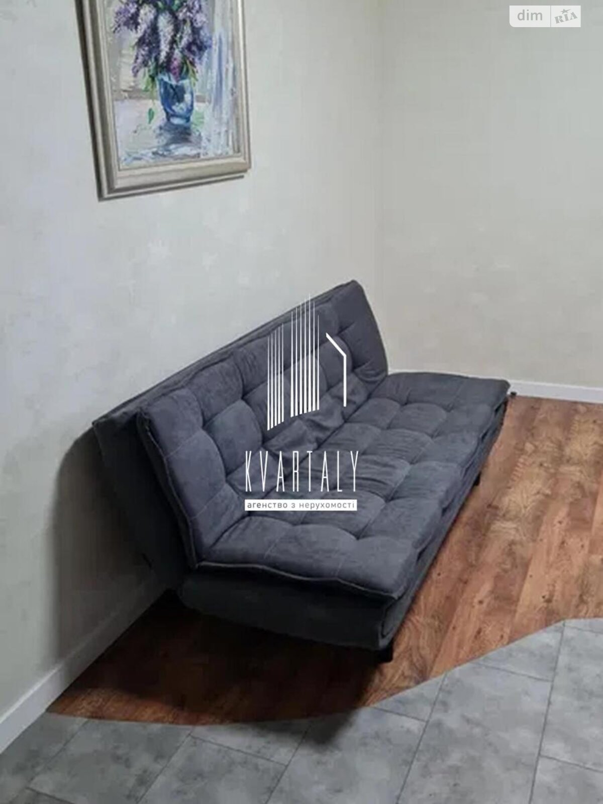 2-bedroom apartment in modern design, 25th floor, great location