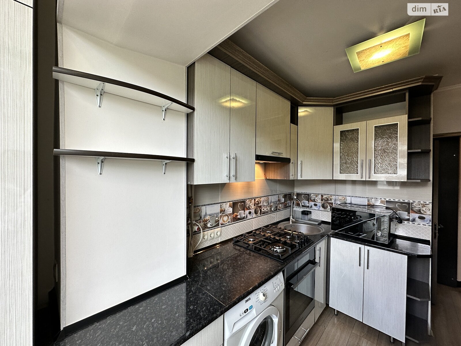 2-Room Apartment near Park, Suitable for Couple/Students