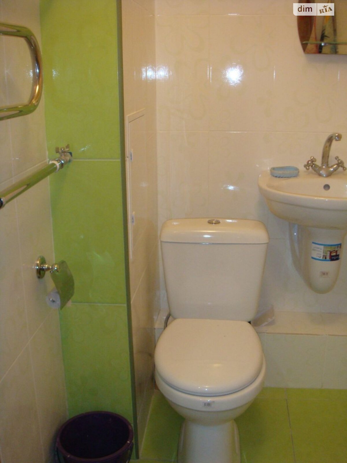 Cozy 1-bedroom apartment near Kyivska Metro Station