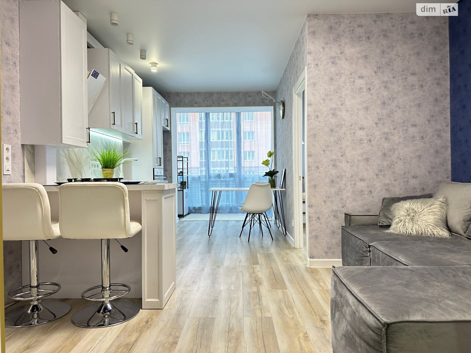 Spacious Euro Two-Room Apartment near Central Park on Lesnaya Street