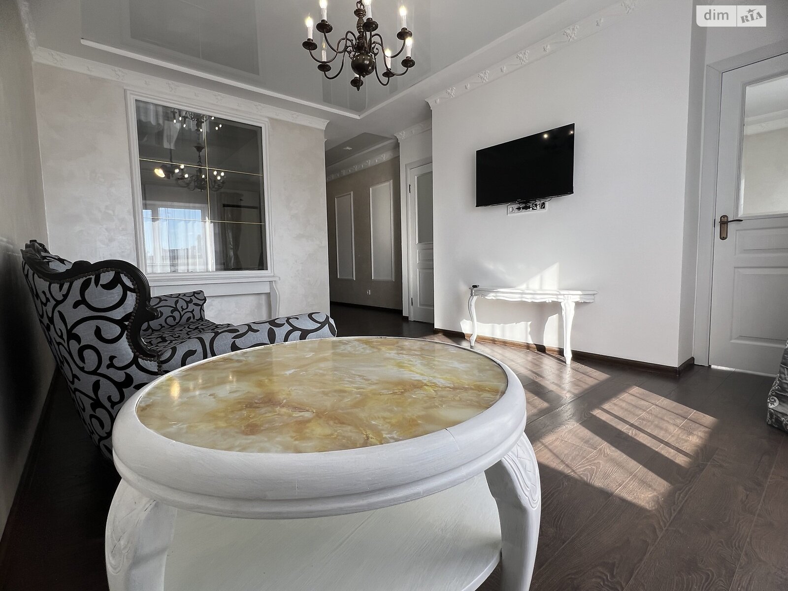 Spacious 2-Room Apartment in Prestigious District