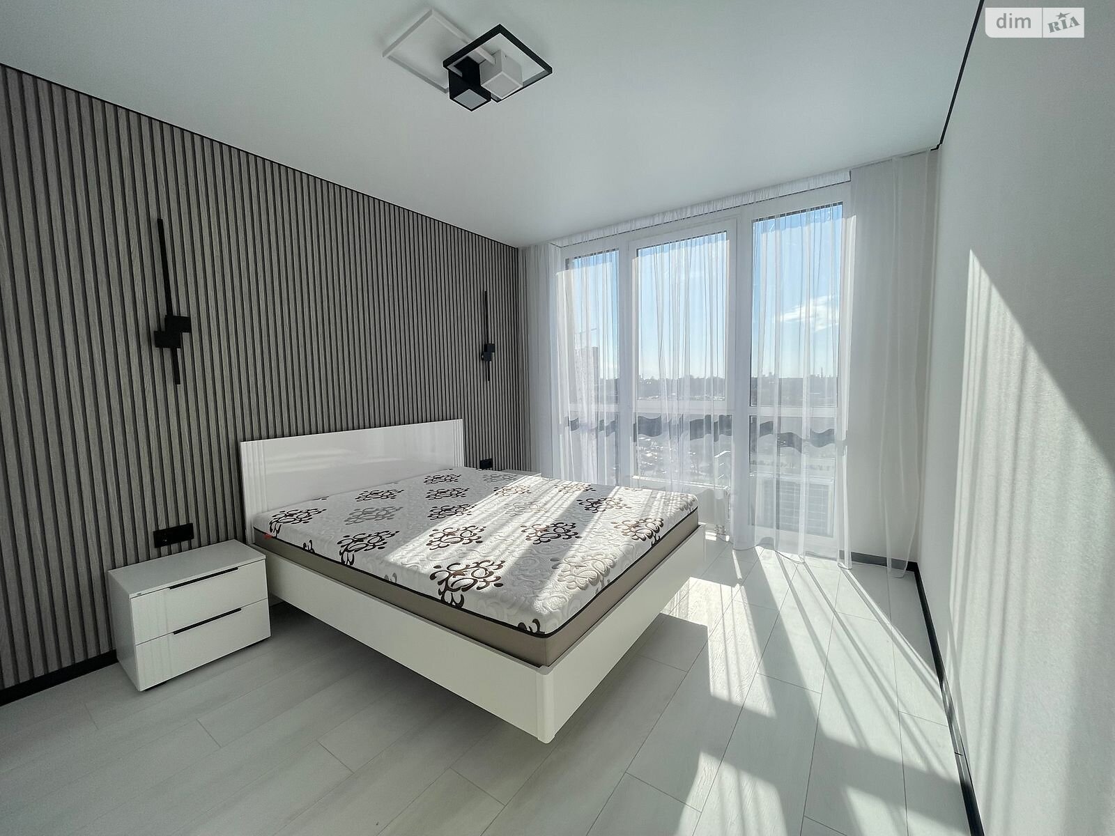 Designer Apartment in Dibrova Park Complex with Modern Amenities