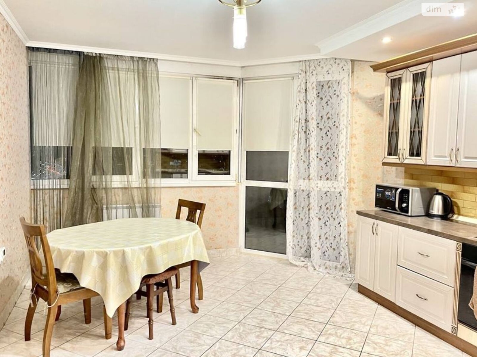 1-Bedroom Apartment near Plaza Park with Modern Amenities