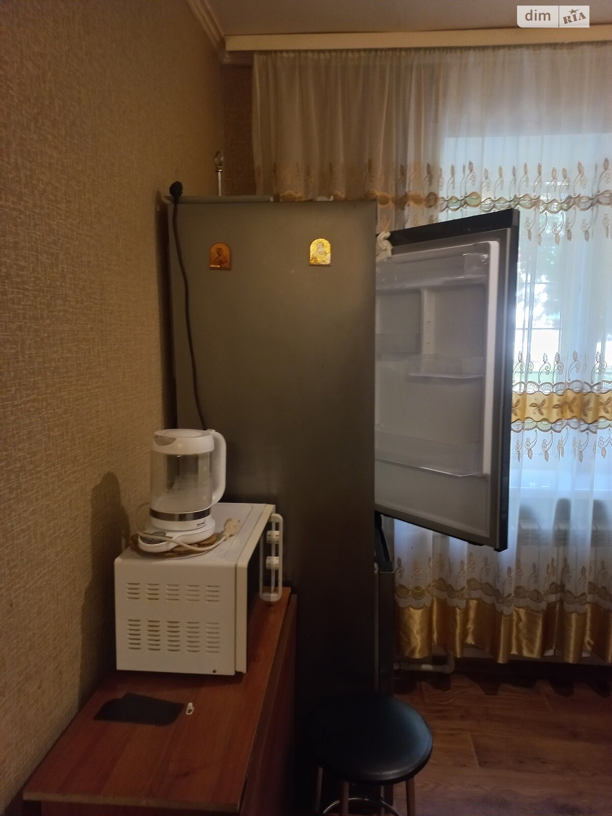 2-Room Apartment in Vostochny Settlement, Newly Renovated