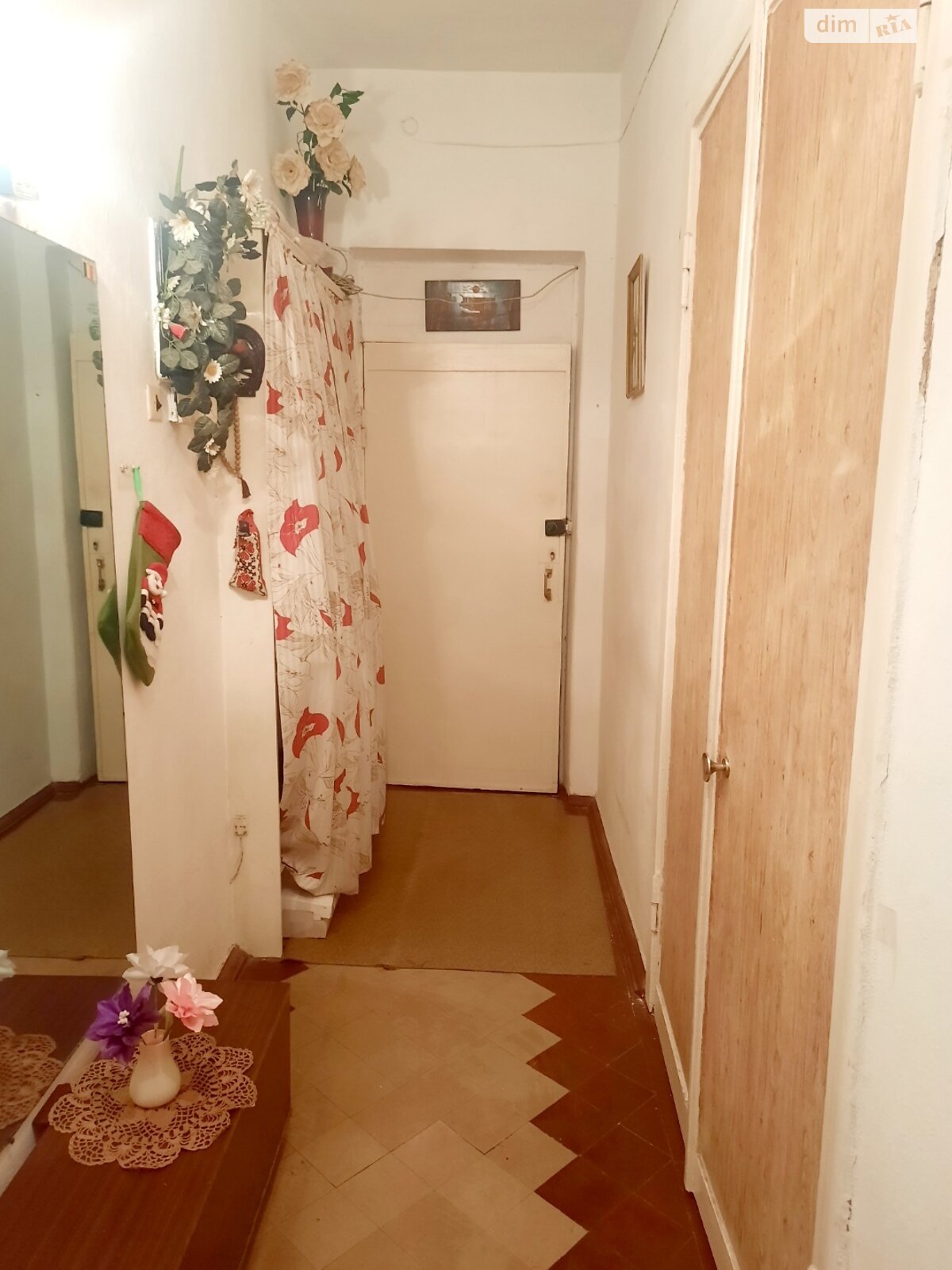 Spacious 1-Room Apartment near Morport, High Ceilings, Separate Bathroom