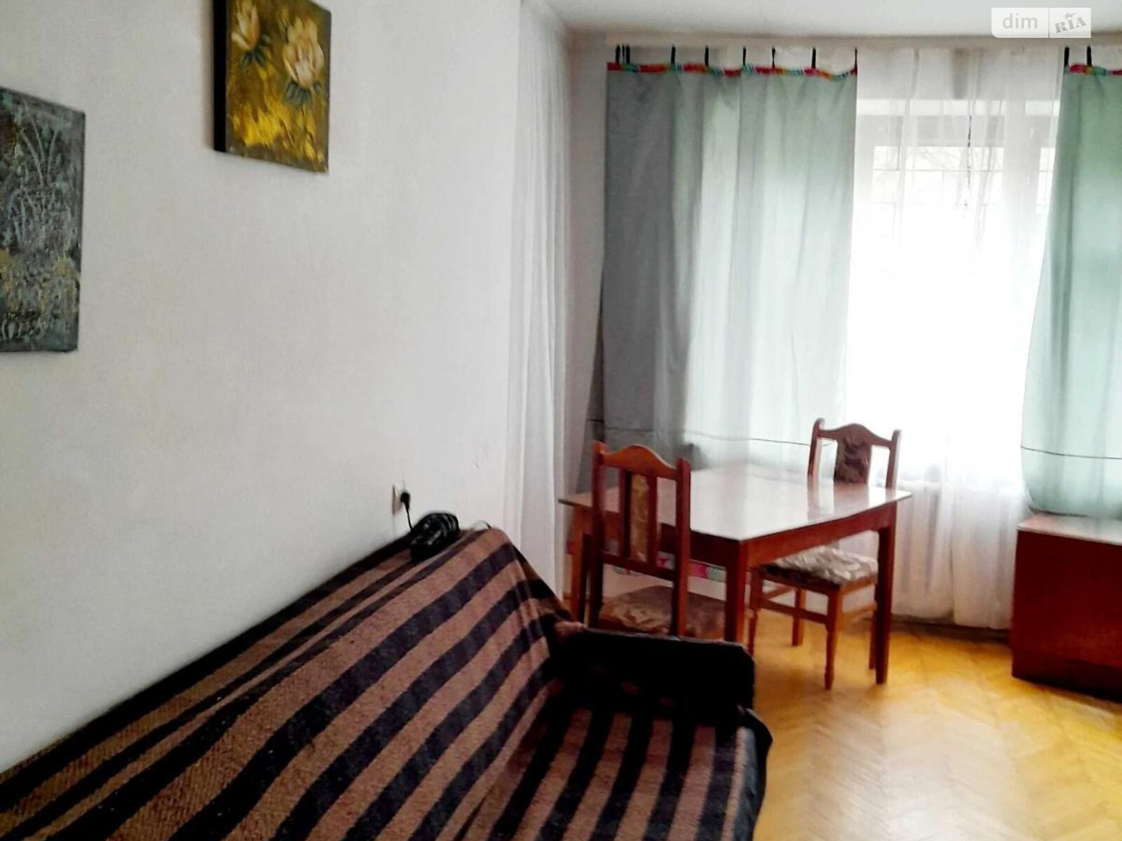 3-Room Apartment in Lviv, Patona Street, Railway District