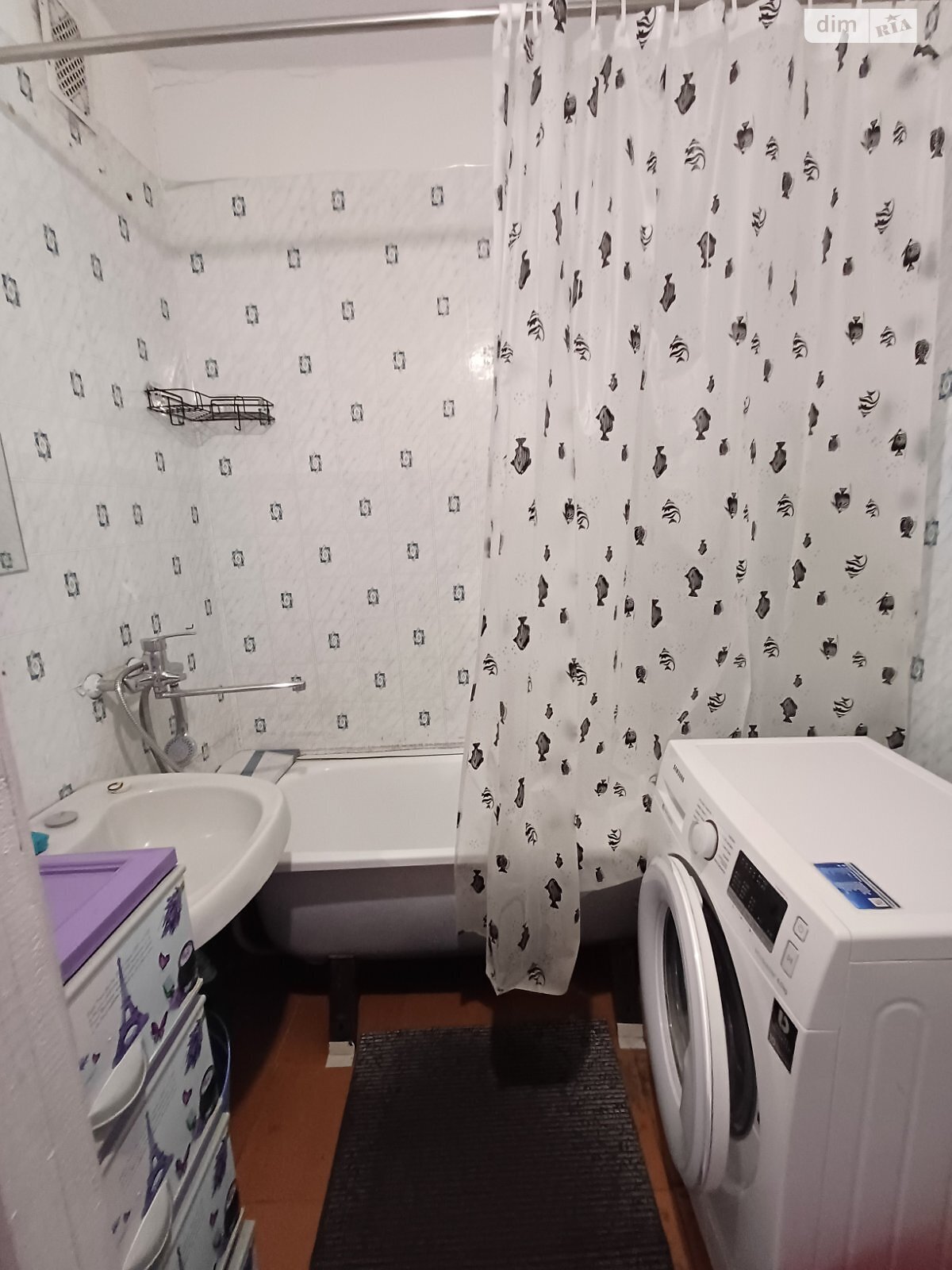 3-Room Apartment on Vysotskogo Street with Full Amenities and Gas