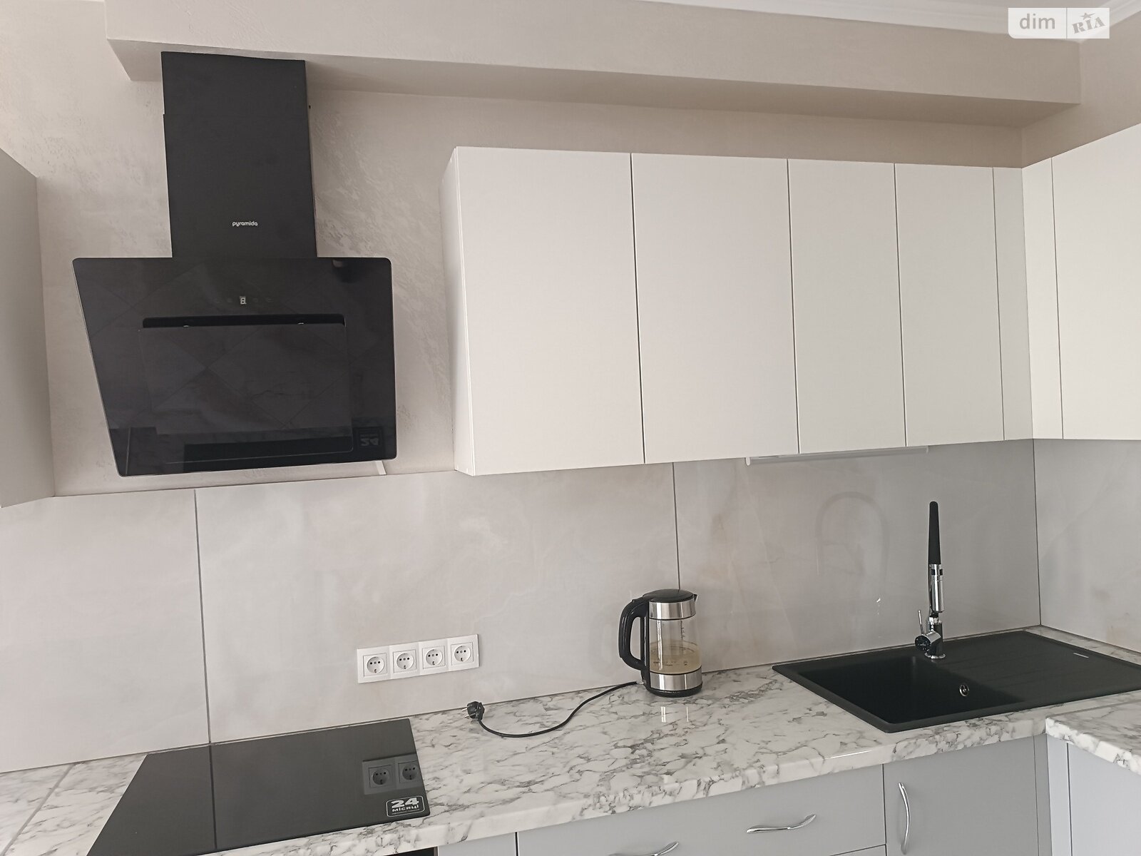 2-Bedroom Apartment with Modern Renovation and Full Amenities