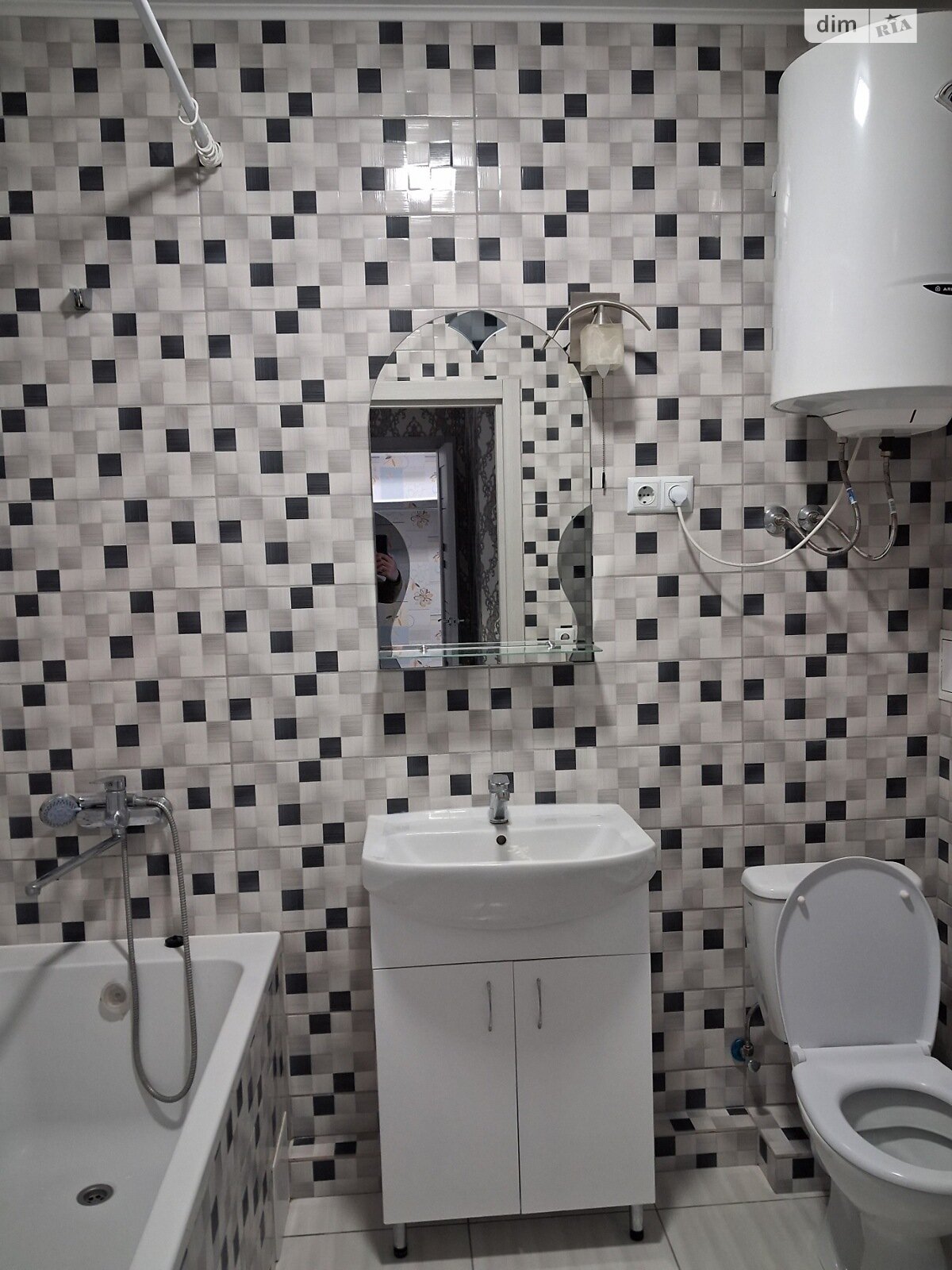 New Apartment in Lesoparkovyi Complex Near Megamol
