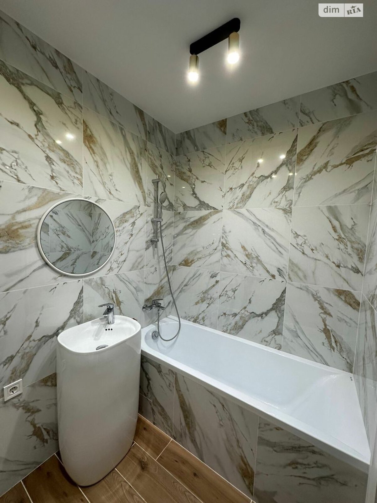 1-Bedroom Apartment in Frankivskyi District, Modern Renovation