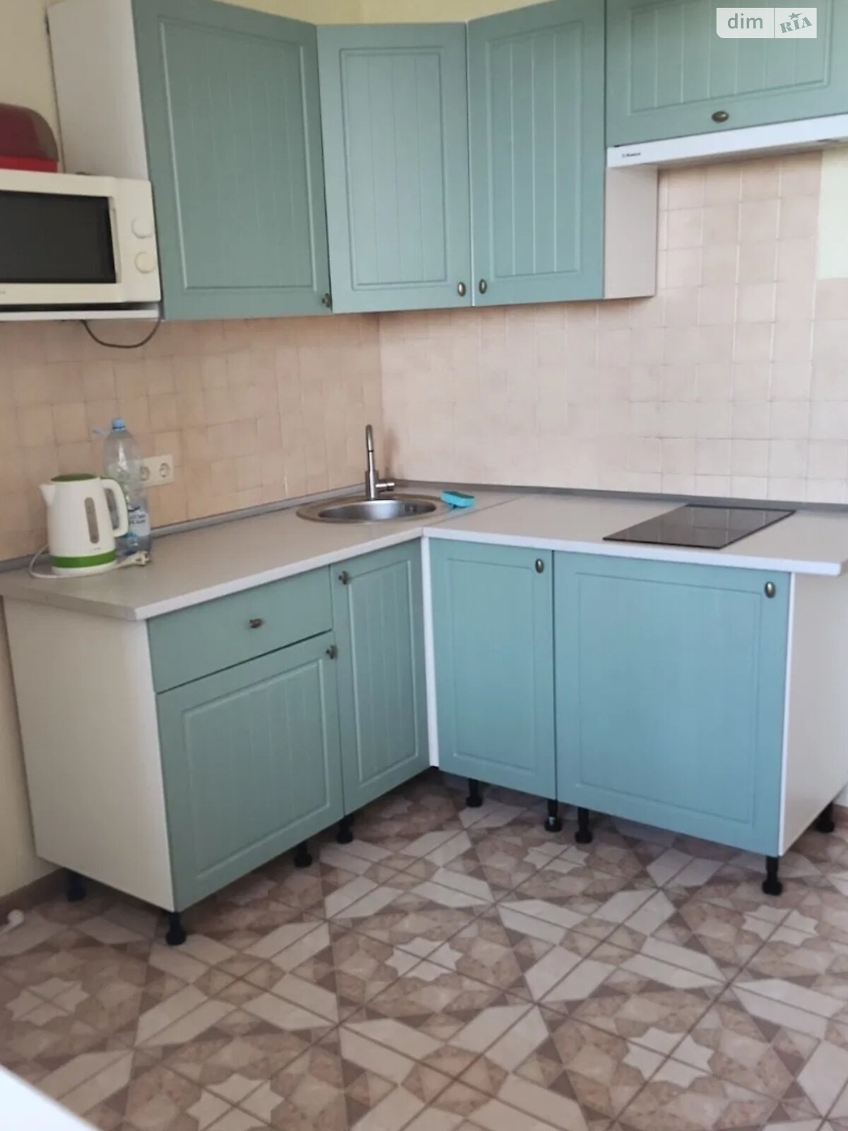 Spacious Sunny Apartment Near Dnipro Metro, Close to City Center