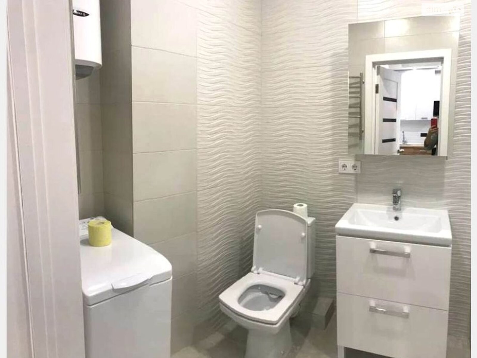 Designer Renovated Apartment with Separate Bedroom and Glass Partition