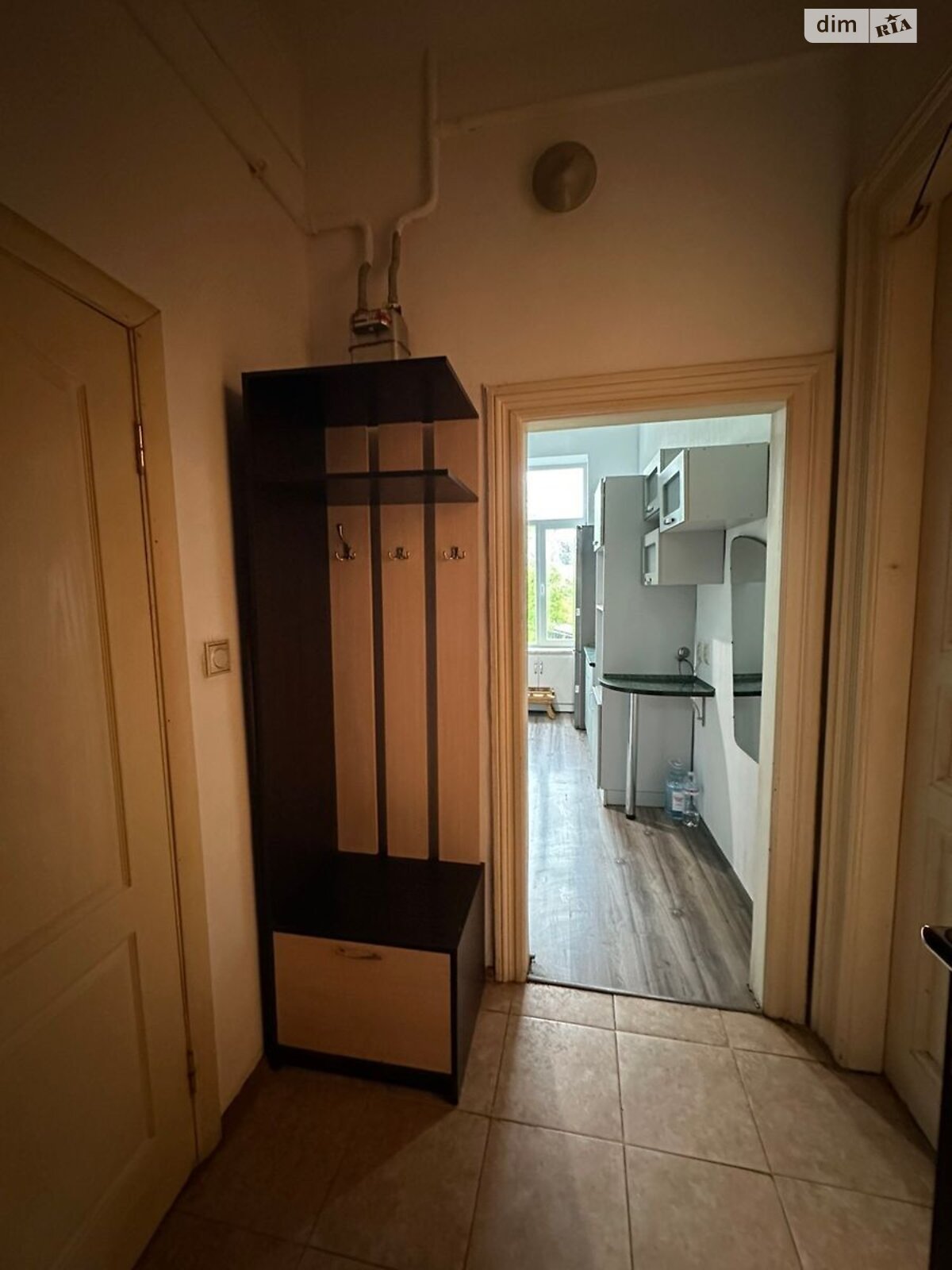 Renovated apartment with modern amenities and convenient layout