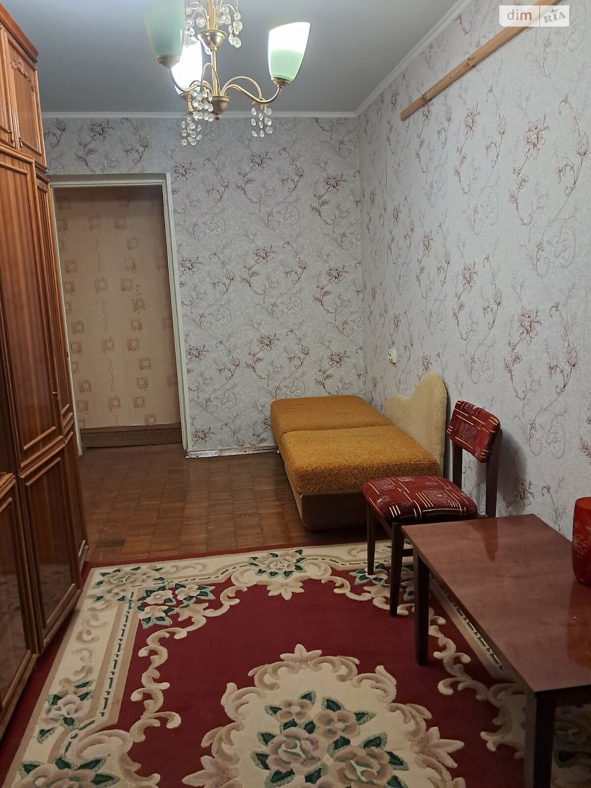 2-room apartment on 600-letiya, quiet area, separate rooms, all amenities