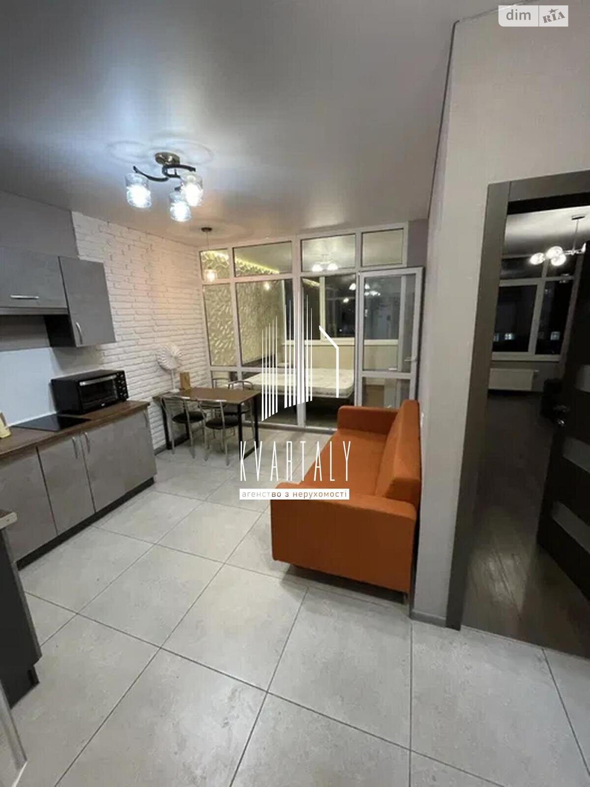 2-bedroom apartment on E. Sverstuka Street, 20th floor, modern design