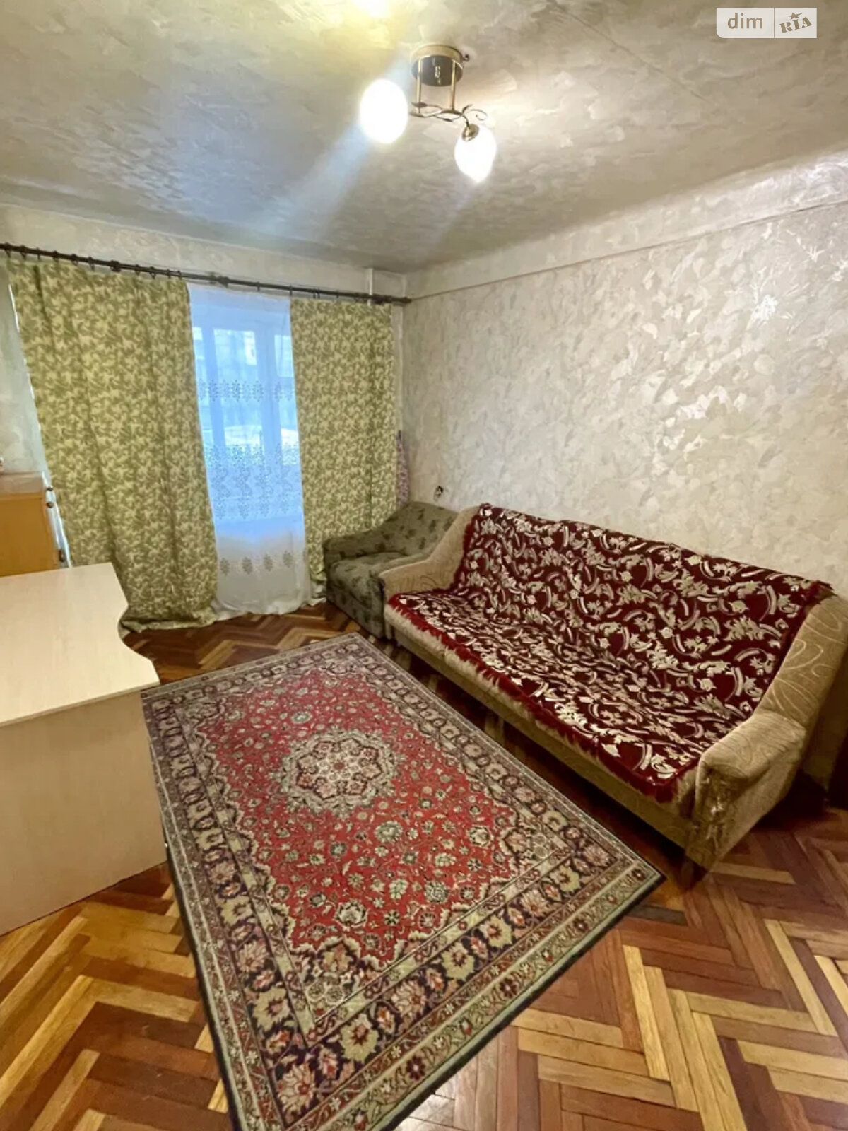 2-Room Apartment near Darnytsia Square with Classic Interior
