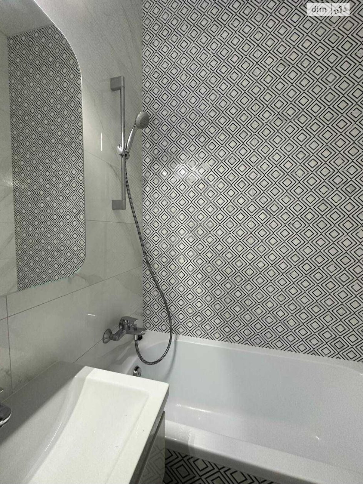 2-Room Apartment near Sea, Parking Included, Modern Design