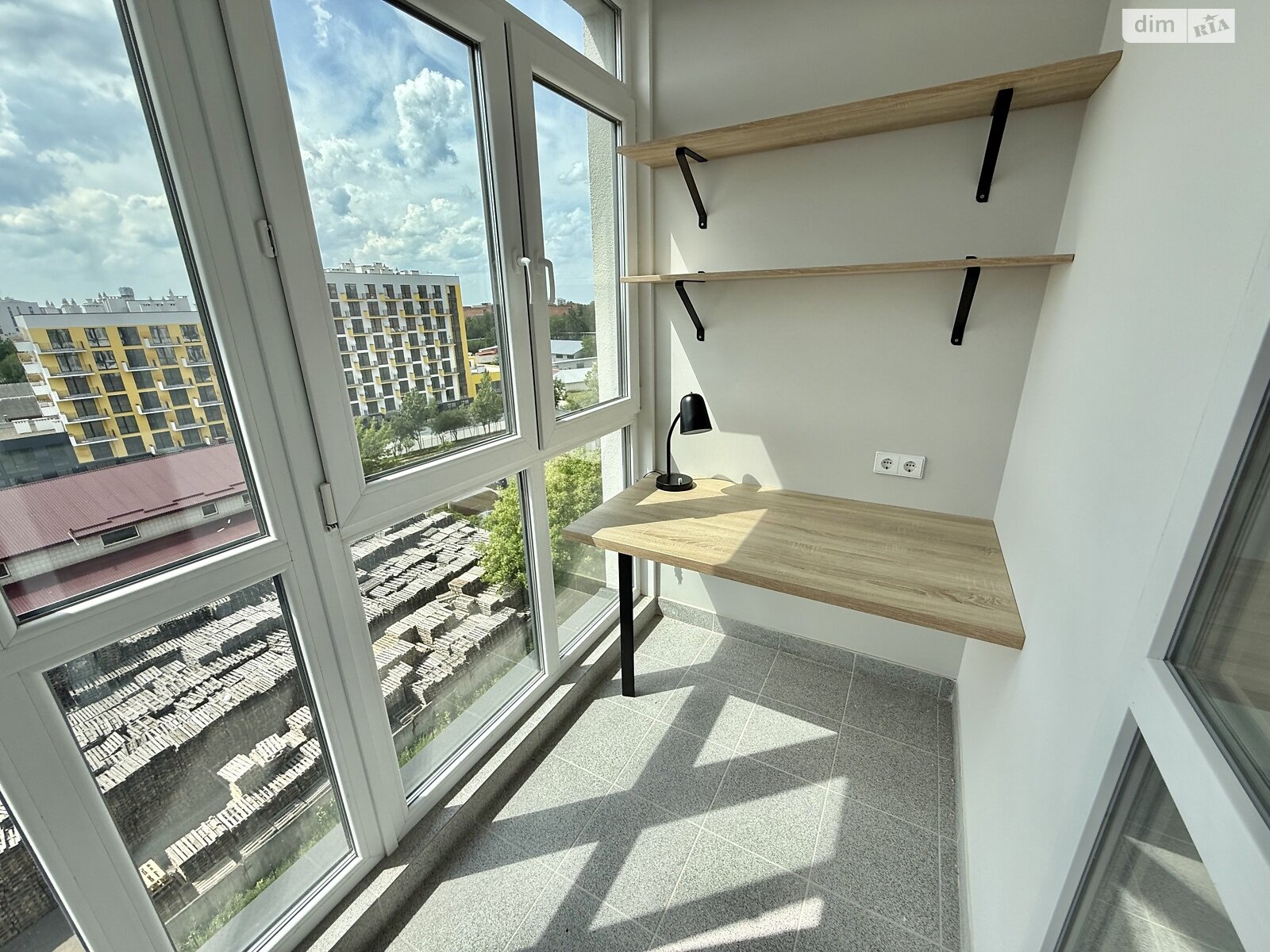 1-bedroom apartment with designer renovation on Green Street